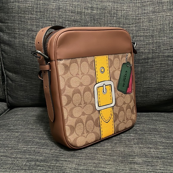 Coach Hudson Crossbody 21 In Signature Canvas With Trompe L'oeil Print - Picture 2 of 5